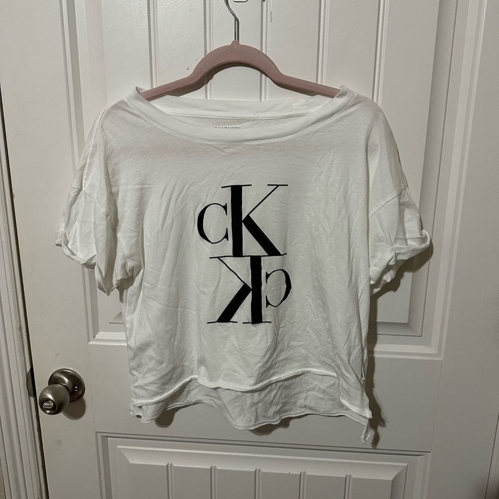 Calvin Klein 3 crop shirt bundle size S/M
